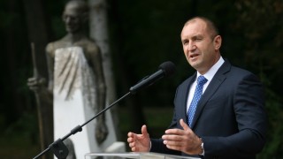 Указ не може да бъде подписван без да мине през