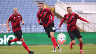 Фенове на Локомотив София официално стартираха гражданска подписка с искане