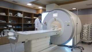 Индийски гражданин почина след засмукване от ядрено магнитен резонанс докато е