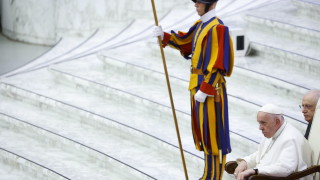 Папа Франциск призова участниците в конференция на Папската академия на