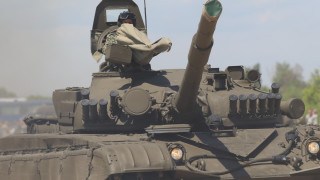 Танкистите тренират с Т-72 на полигона "Ново село"