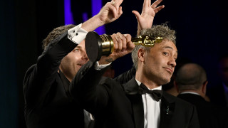 Какво ще осмеят Тайка Уайтити и Джуд Лоу