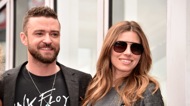 Кои са кучешките двойници на Джесика Бийл и Джъстин Тимбърлейк