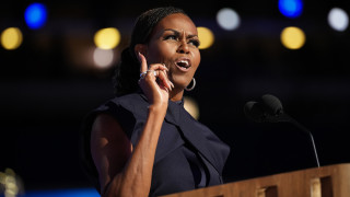 Мишел Обама и нейният брат Крейг Робинсън ще бъдат домакини