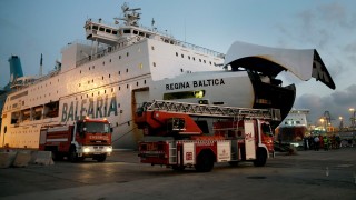 Пожар избухна на ферибот на пристанището в испанския град Валенсия