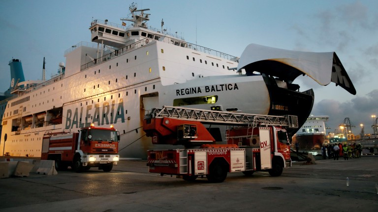 Пожар избухна на ферибот на пристанището в испанския град Валенсия.