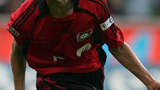 Милан взима Симон Ролфс