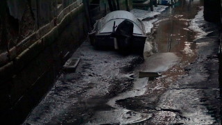 Нивото на водата във Венецианската лагуна е много ниско и