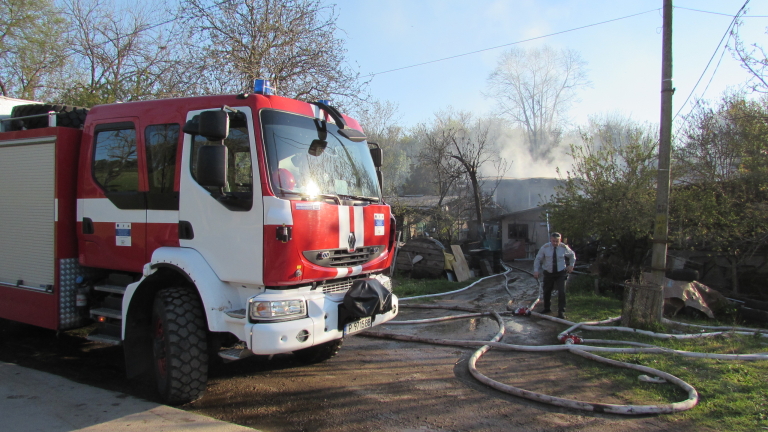 Пожар избухна в лечебен център в Първомай