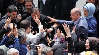 Гласуването за президентските и парламентарните избори в Турция започна Избирателните