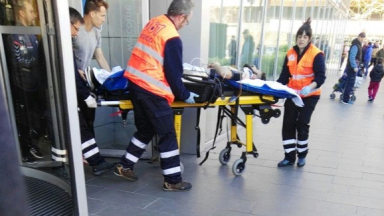 Ужас! Испански футболист падна от третия етаж, няма опасност за живота му