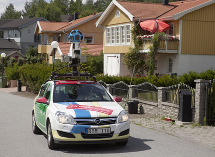 Безпилотен автомобил на Google измина 300 хиляди мили без инцидент