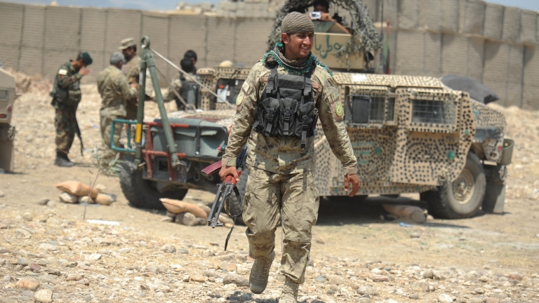 12 афганистански войници убити в съня си от свои другари