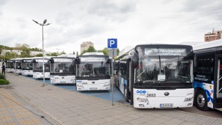 Стотици съвременни електрически автобуси експлоатирани на няколко континента могат да