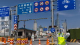  Шанхай отваря още веднъж след месеци на Коронавирус блокади 