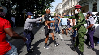 Президентът на Куба обвини САЩ във финансиране на протестите в страната