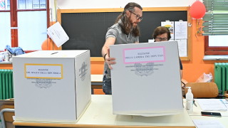 Италианските избиратели ще гласуват на предсрочни парламентарни избори на които