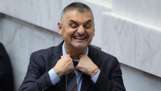 И Ваня Григорова може да кара руското влакче на Атанас