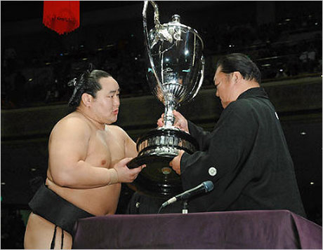 Японската сумо асоциация заведе ново дело за клевета
