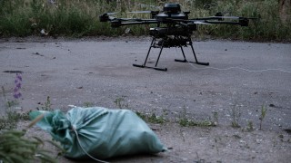 Русия използва малки FPV дронове управлявани чрез оптични кабели за