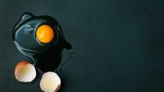 По това време от годината яйцата се озовават в центъра