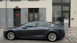 Tesla изненада анализаторите с още едно рекордно тримесечие
