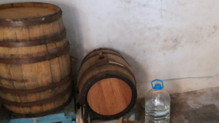 Намериха над 1 тон алкохол в два "казана" около Поморие