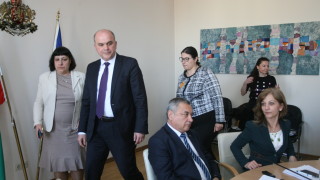 Между 100 и 150 хиляди души взимат неправомерно инвалидни пенсии