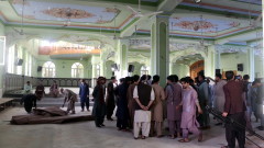 Експлозия в джамия уби духовник и десетки цивилни в Афганистан