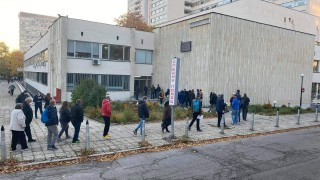 Ваксинационният център на Военномедицинска академия ВМА ще работи и през