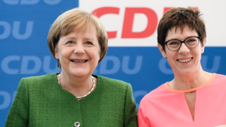 Меркел е разочарована от приемничката си Анегрет Крамп-Каренбауер