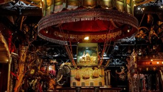 Туристи от всички краища на света идват в Париж за