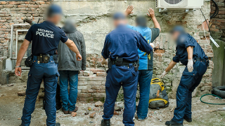 Полицията откри 40 мигранти в столичния кв. "Модерно предградие"
