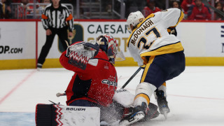 Райън МакДона вкара гол в края на третия период a