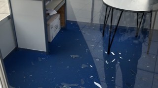 Неизвестни засега лица са извършили вандалска атака срещу пункт за