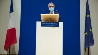 Ученици от училище до Париж получили 300 350 евро от убиеца