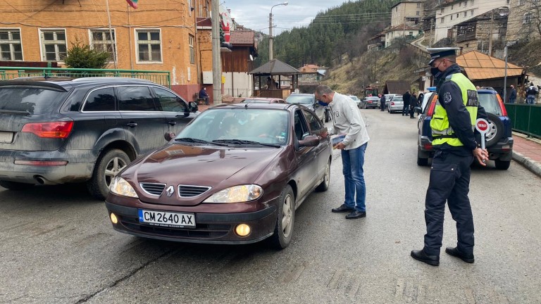 Да празнуваме без да сядаме пили зад волана, зоват от Агенцията по безопасност на пътищата 