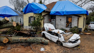 Гръмотевични бури с торнадо причиниха смъртта на най малко 21 души