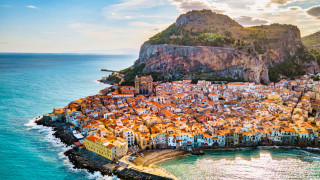 Октомври може да е мрачен и студен в България но