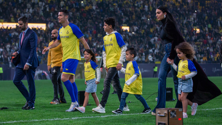 Синът на Роналдо тренира в Саудитска Арабия с 2 години по-големи деца