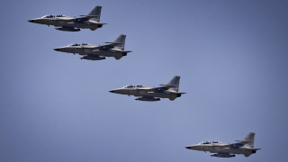 Двама пилоти от филипинските военновъздушни сили загинаха след като самолетът