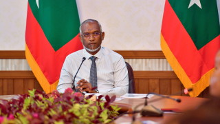 Партията на президента на Малдивите Мохамед Муизу спечели съкрушителна победа