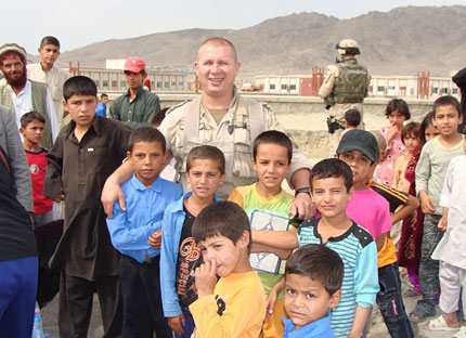 Наши военни дариха афганистански села за Рамадан 