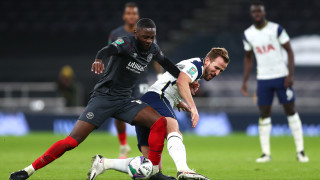 Тотнъм е първият финалист в турнира за Купата на лигата