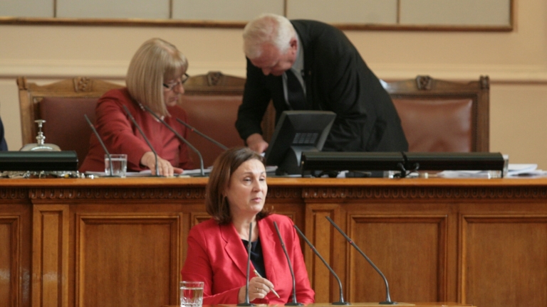 Една санкция за носене на бурка наложена досега