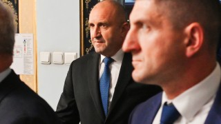 Румен Радев иска проверка на всички потоци газ у нас