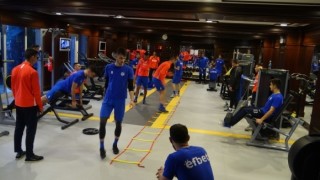 Футболистите на Арда вчера загубиха с 0 5 от Прищина в