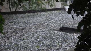 Градушки паднаха на много места в страната в следобедните часове