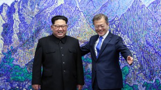 Експерти по Северна Корея предпазливи след историческата среща между Ким