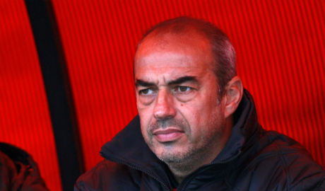 Лекуват треньора на Локо (Сф) с инжекции и масажи